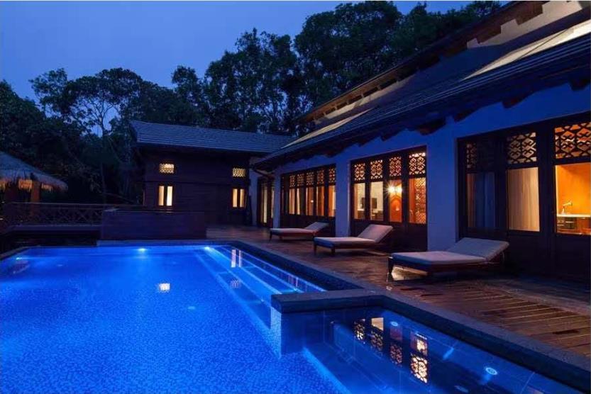 云南牛总民宿酒店泳池